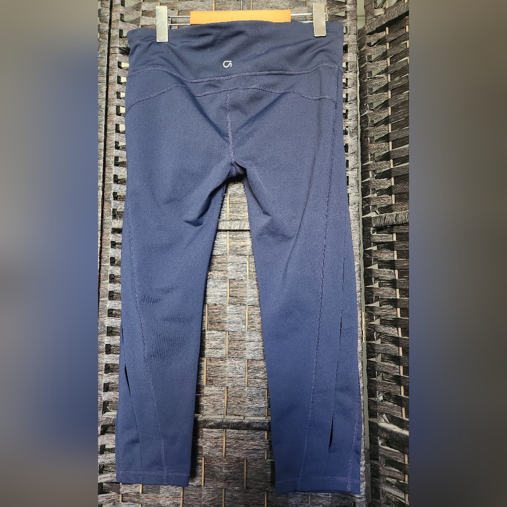 🐞3/33🐞 Gap Fit Capris